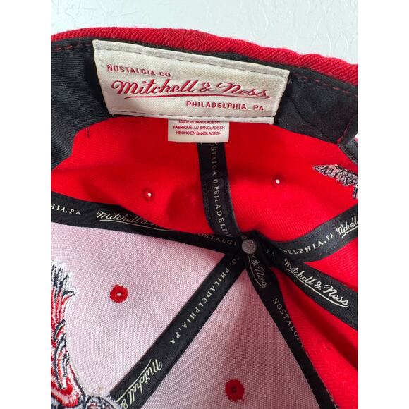 Atlanta Hawks NBA Mitchell & Ness Red Men's Snapback Hat- EUC - Picture 6 of 6